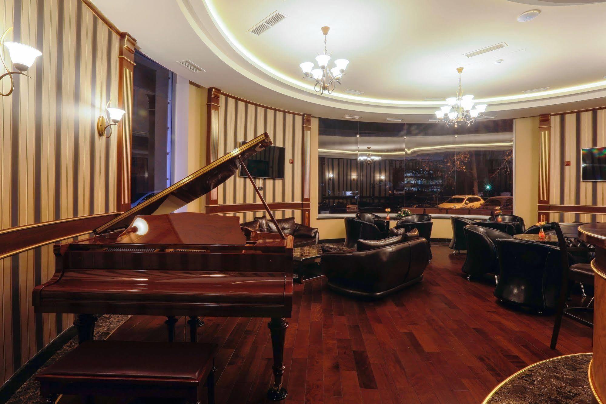 Diamond Hotel Ереван Екстериор снимка